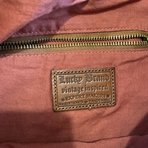 Large lucky brand suede, Crossbody - Picture 3 of 7